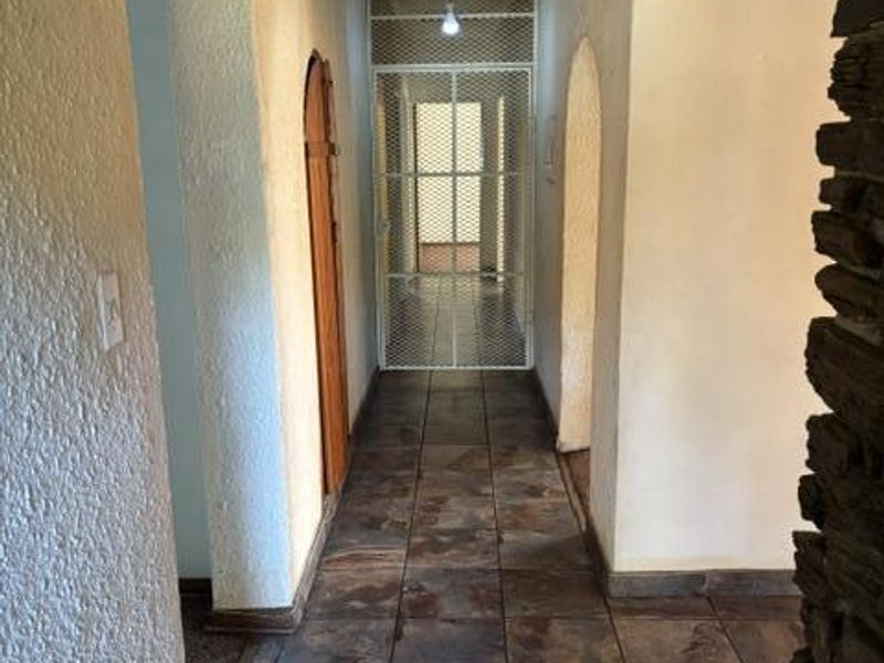 FAMILY HOME - Photo 2