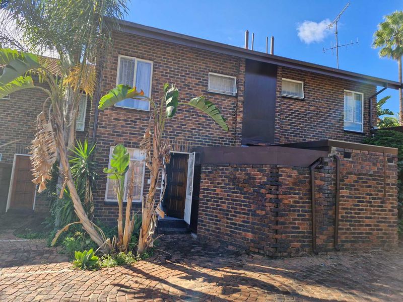 2 Bedroom Townhouse for rent in Silverton. - Photo 3