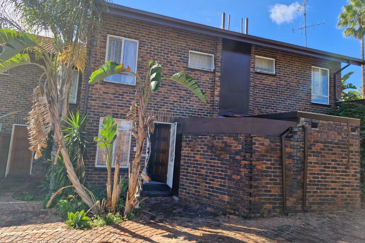 2 Bedroom Townhouse for rent in Silverton. - Photo 3