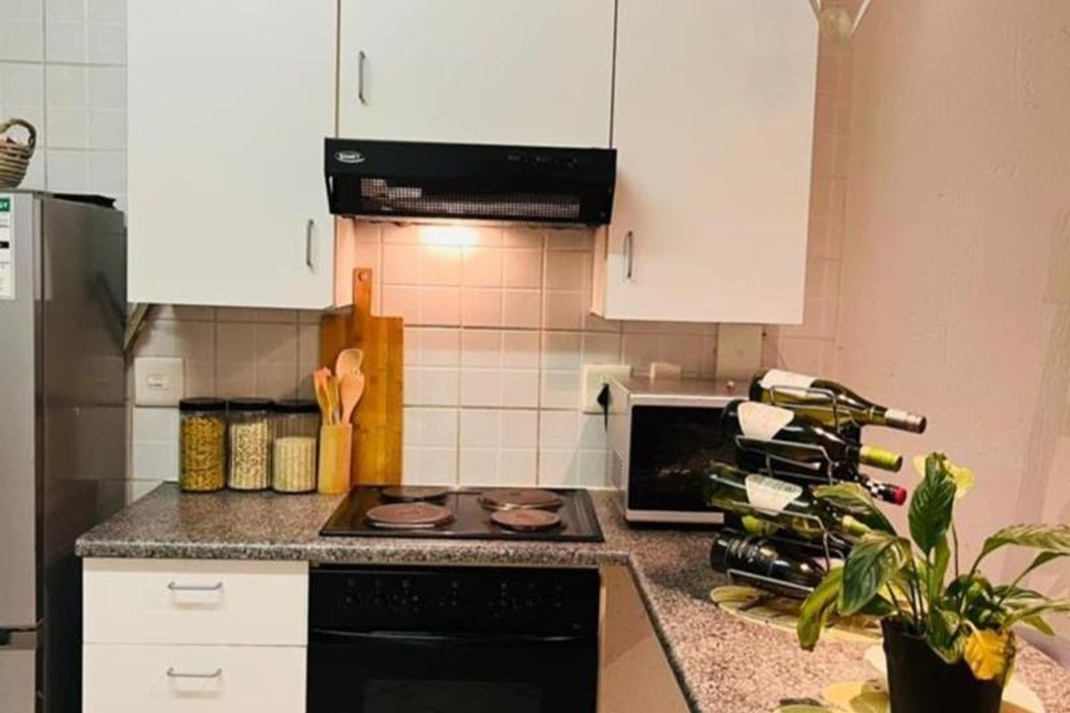 1 Bedroom Apartment for Sale - Photo 3