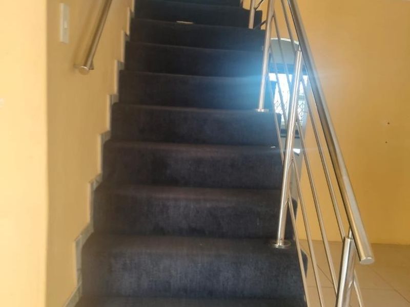 Cozy Moorton Home Secure Spacious and Ready for You - Photo 8