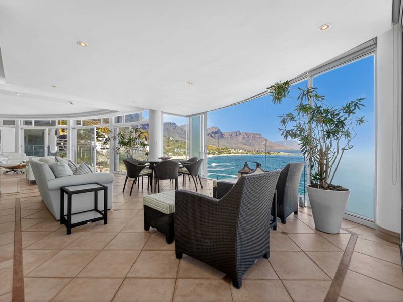 Prime Clifton Living: Secure, Spacious, and Scenic. - Photo 8