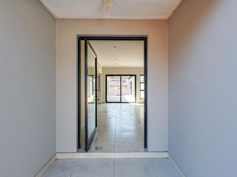 5 Bedroom house to be built with building plans - Photo 7
