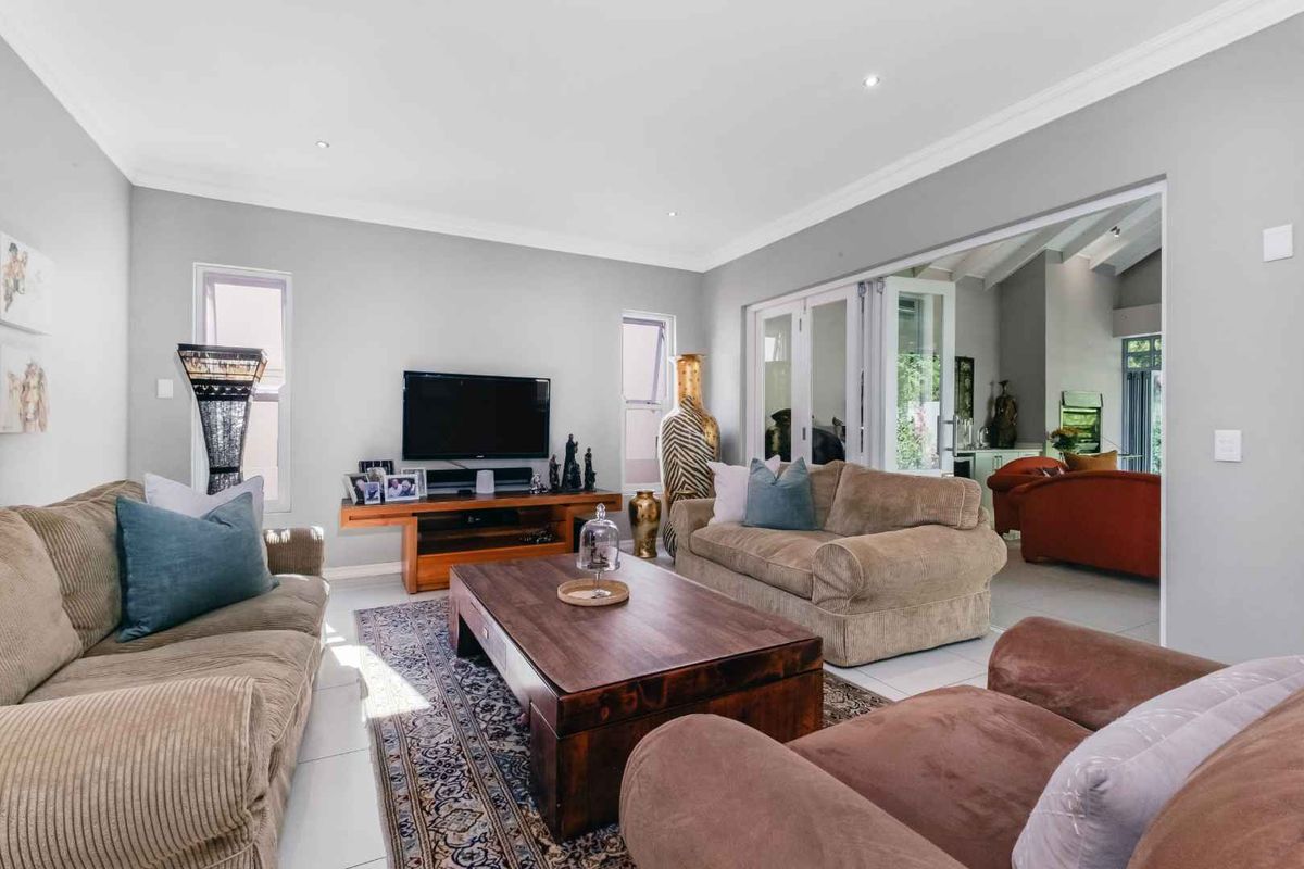 LOOKING FOR YOUR METICULOUSLY CARED FOR DREAM HOME TO ACCOMMODATE YOUR FAMILY? - Photo 3