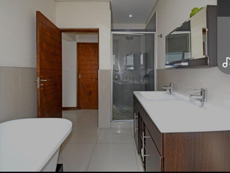 4 Bedroom House to sell!! - Photo 5