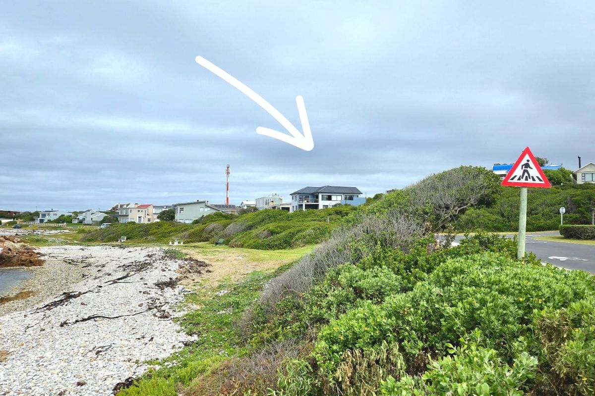 Modern Living and Family Bonding: Your Dream Home in Franskraal - Photo 2