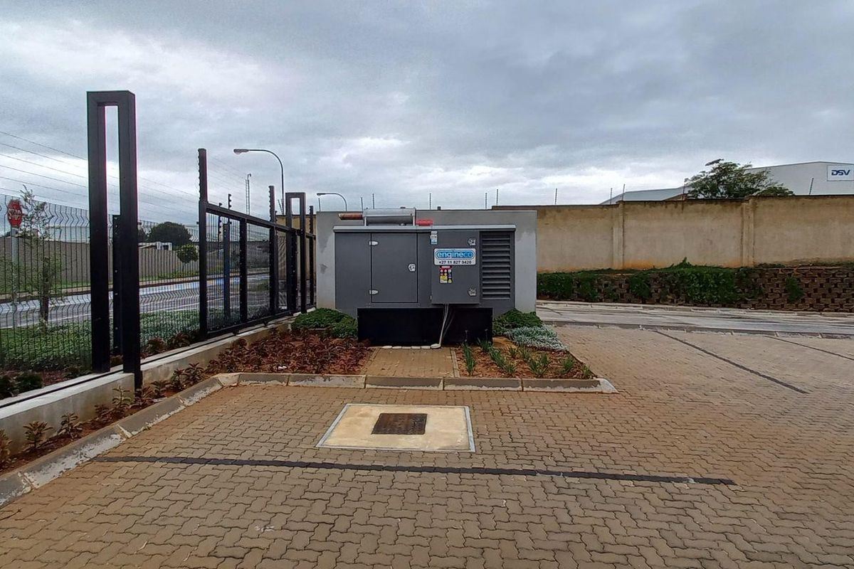 5 393m2 Meadowview Warehouse To Let - Photo 4