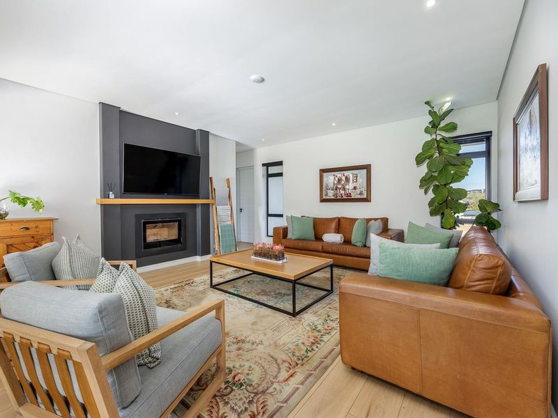 Sophisticated Estate Living with Smart Technology & Energy Independence - Photo 5