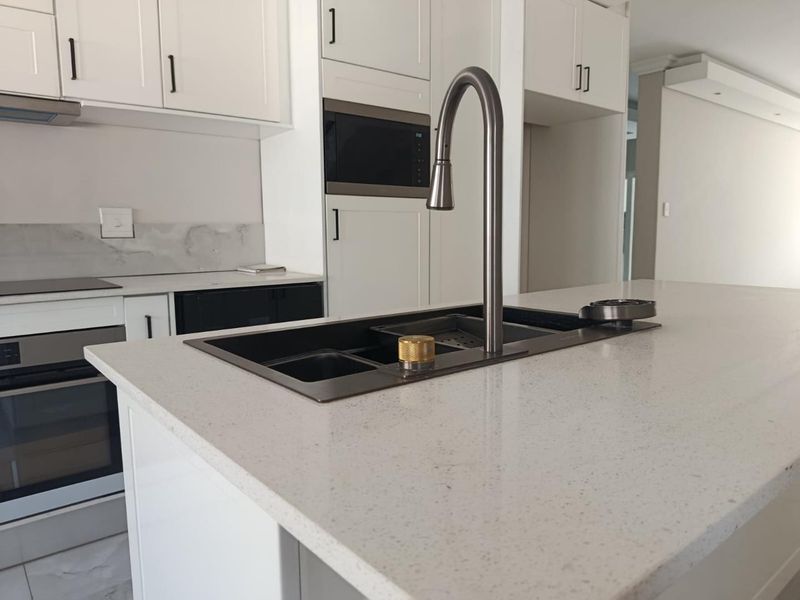 MODERN FAMILY HOME IN AMBERFIELD RIDGE ESTATE - Photo 10