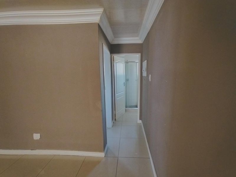 Three bedrooms house for sale in Elandspoort - Photo 9