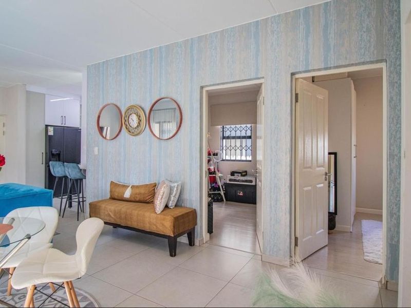 Townhouse For Sale in Brentwood Park AH, Kempton Park - Photo 2
