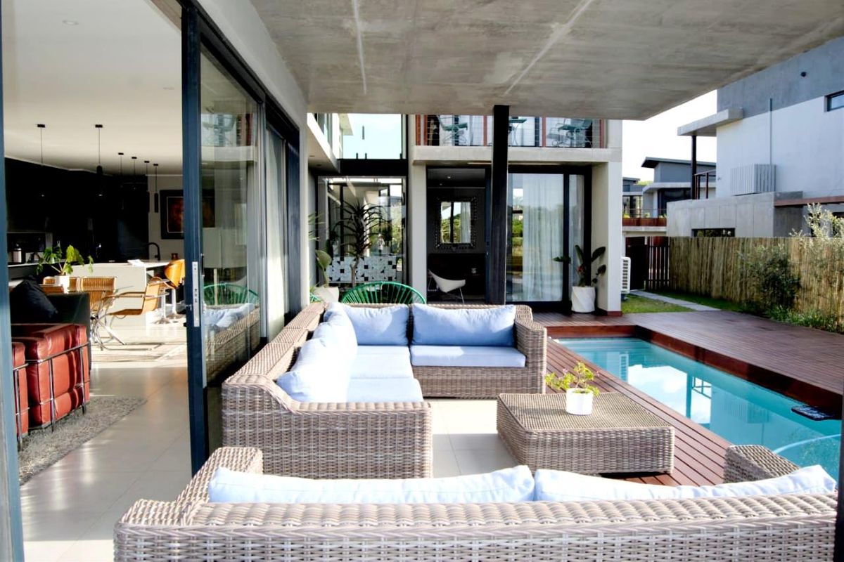 Stunning Family Home For Sale in Palm Lakes Estate - Photo 4