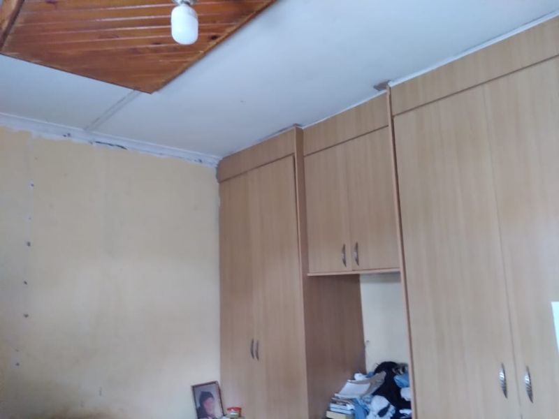 Charming 3-Bedroom House with Full Bathroom, Guest Toilet, Garage, and Pet-Friendly Yard - Photo 10