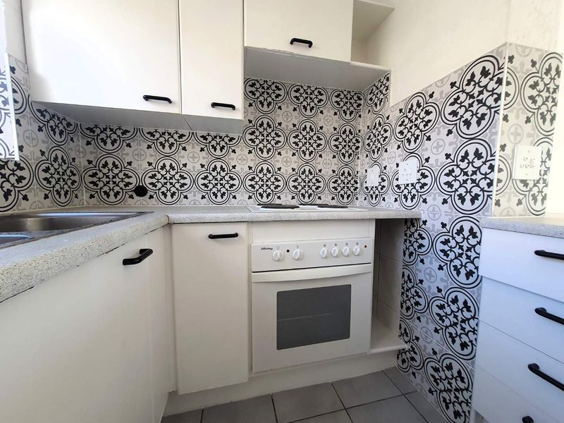 Perfectly positioned 1 Bedroom Apartment - Photo 5