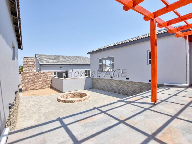 Ext 9, Swakopmund:  New 3 Bedr Home with 2 Bedr Flat is for Sale - Photo 9