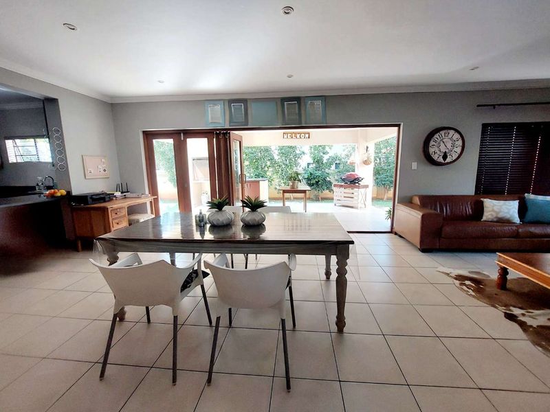 Modern 3 bedroom home in Secure Estate - Photo 4