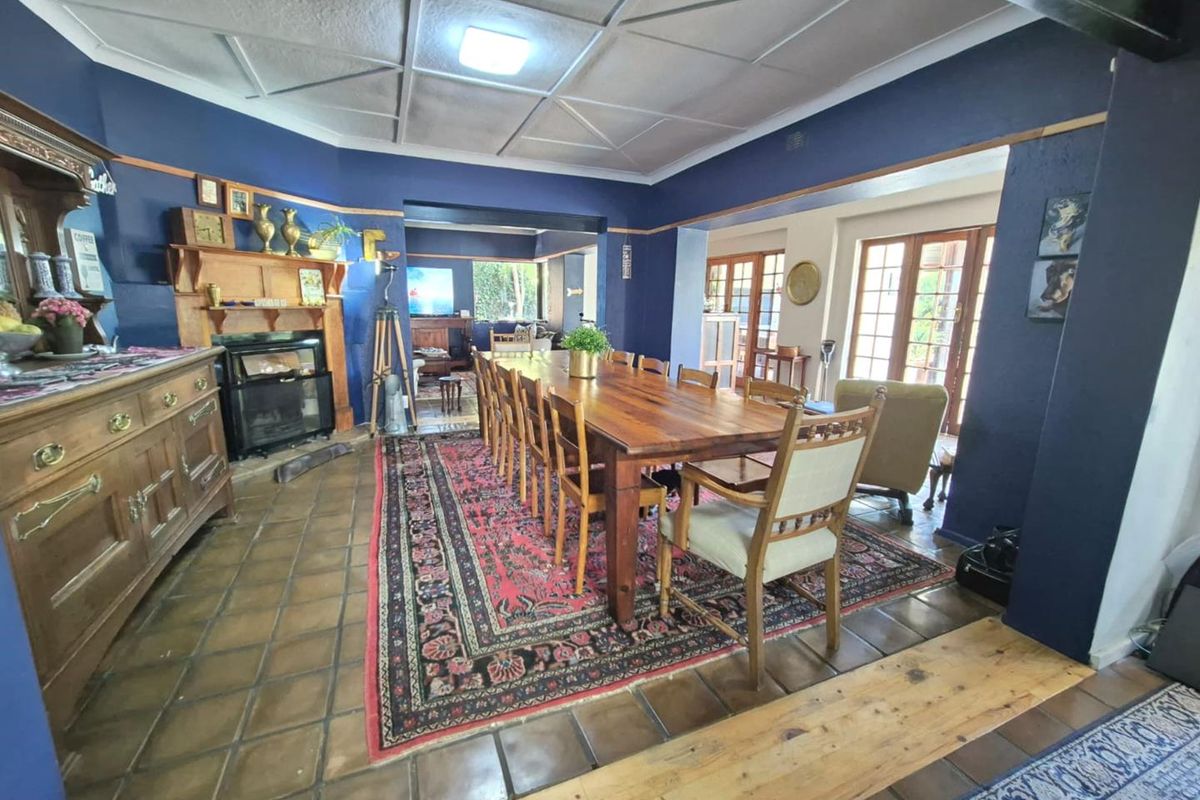 Entertainers's dream home with a Flat and Views for Days - Photo 3