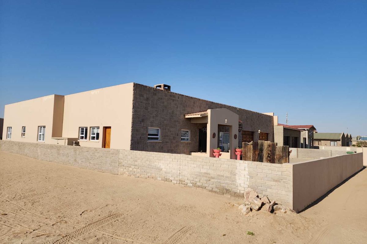 This neat and well maintaned house is for the bigger family. - Photo 5