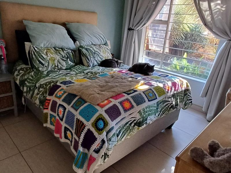 Ground floor PLUS private garden - Photo 9