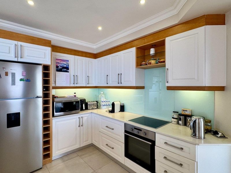 A rare gem in one of Umhlanga's most prestigious apartment blocks!!! - Photo 9