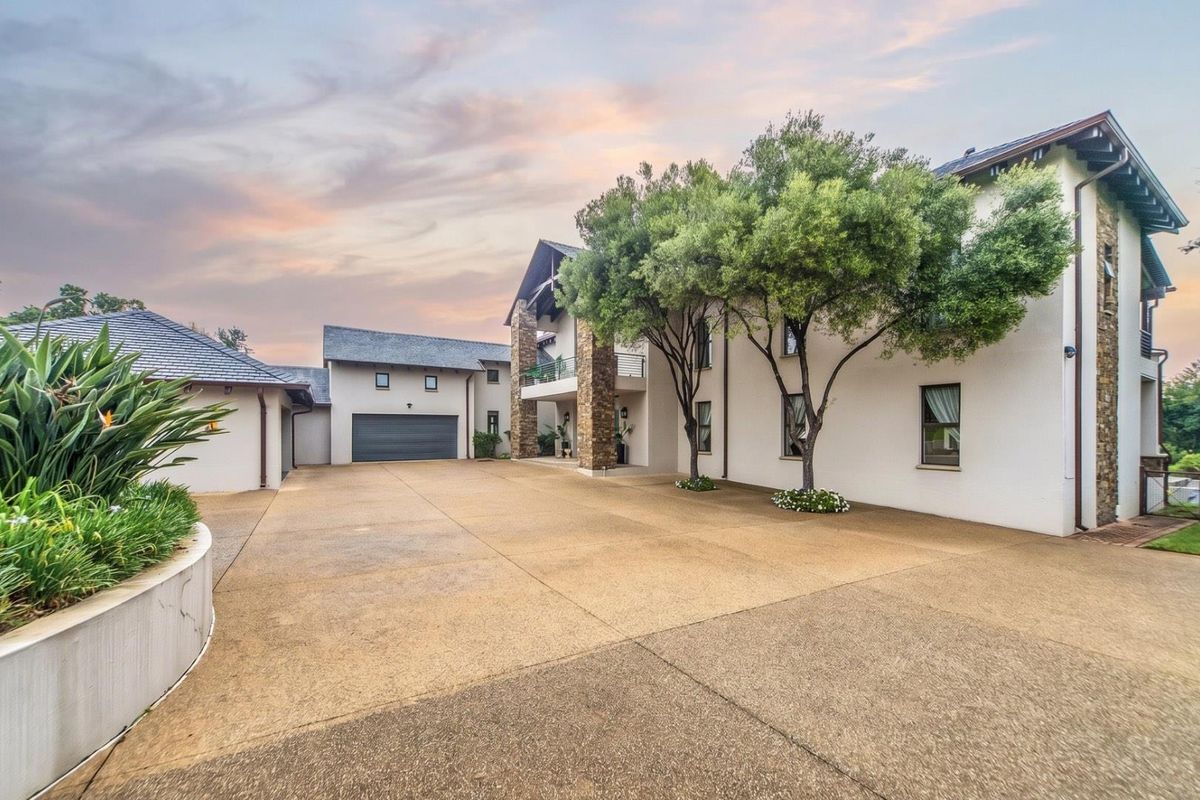 Waterfall Equestrian Estate | Off-Grid Luxury - Photo 2