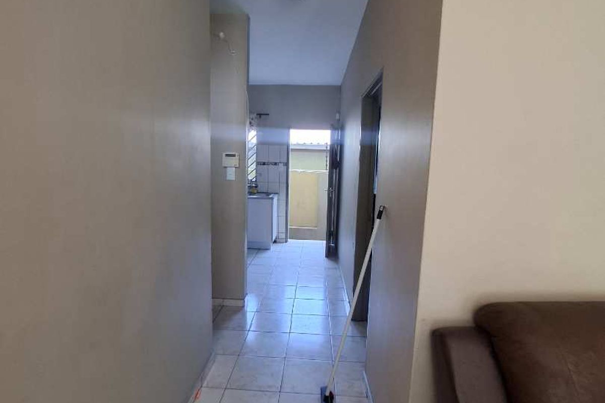 This is spacious 3-bedroom double-storey /duplex🔥 - Photo 4