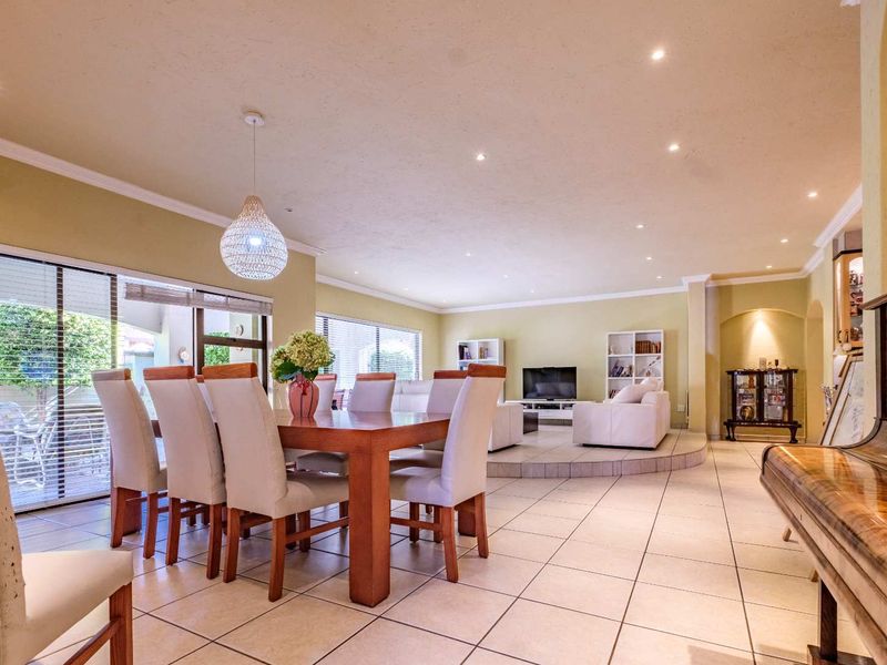 Beautiful home in Stunning Tuscan Estate. - Photo 6