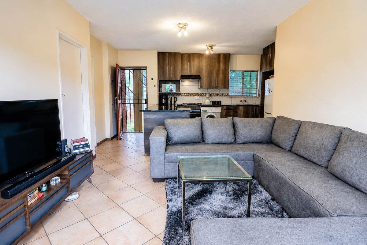 Ground floor 3 Bedroom 1 bathroom home - Photo 3