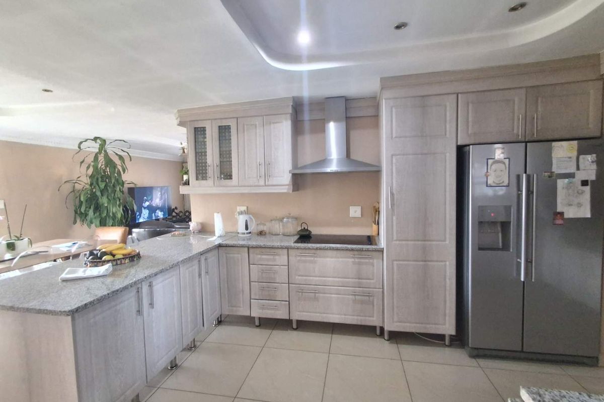 3 Bedroom House in Silverton Ext - Photo 2