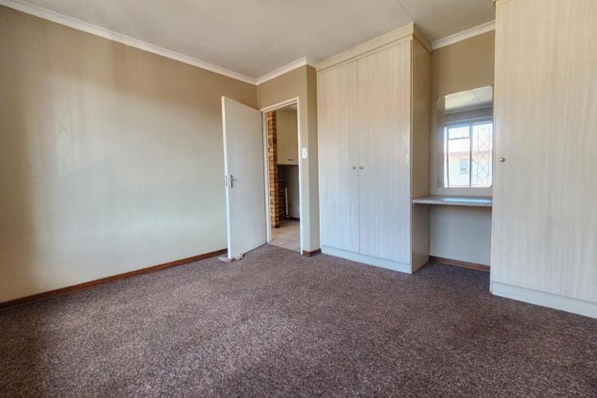 2 Bedroom Townhouse for Sale in New Redruth - Photo 5