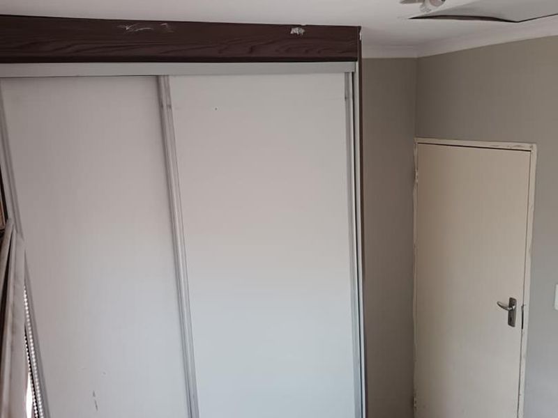 Two bedrooms house for sale in Chrystal Park Ext 58 - Photo 9