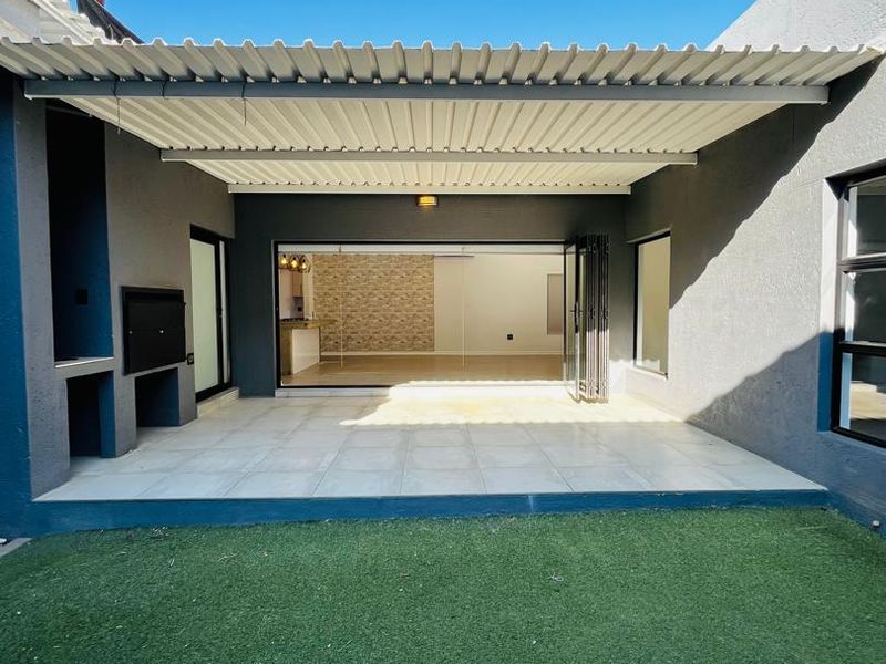 Modern 3 Bedroom House To Let - Photo 9