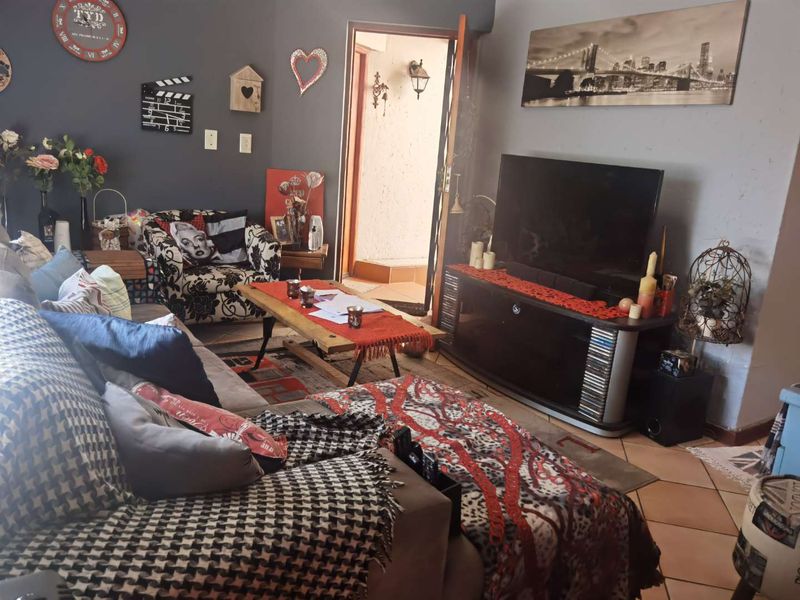 Double storey townhouse for sale in Glenmarais - Photo 6