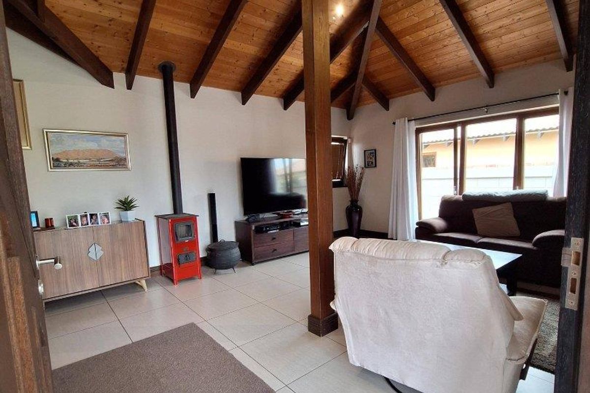 Swakopmund- For Sale-N$3 675 000 - Photo 2