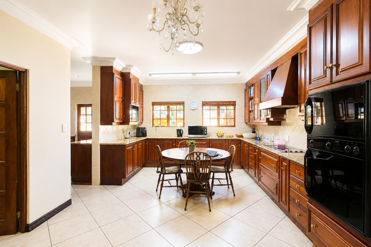 A Rare Midstream Gem - Immaculate, Freshly Painted Family Home | 3 Bedrooms | 1 Study | 3 Bathrooms | Midstream Estate - Photo 2