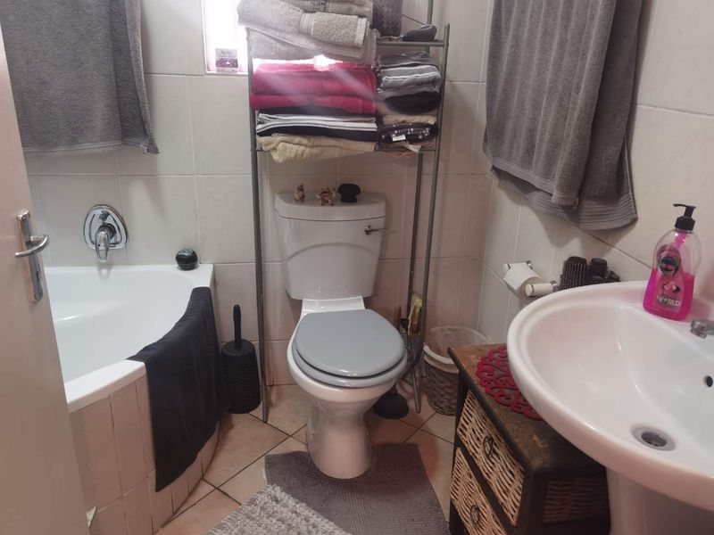 Double storey townhouse for sale in Glenmarais - Photo 10