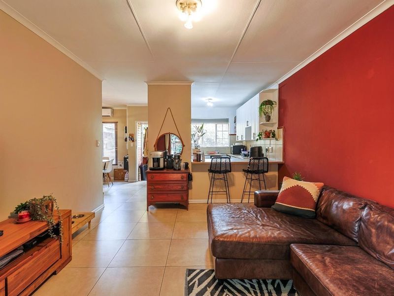 Move-In Ready Comfort in a Quiet Moreleta Park Complex - Photo 10