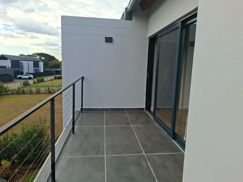 Just move in Spacious 3 Bedroom house in Hillcrest - Photo 8