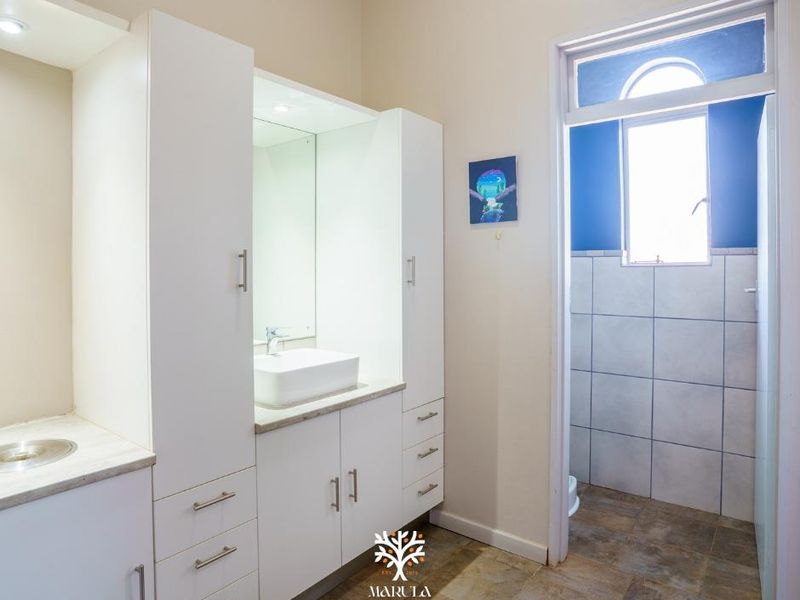 FOR SALE | N$5 500 000.00 | EXCLUSIVE SOLE MANDATE 📍 LUDWIGSDORF, WINDHOEK Potential Rental Income: N$45 000.00 - Photo 5