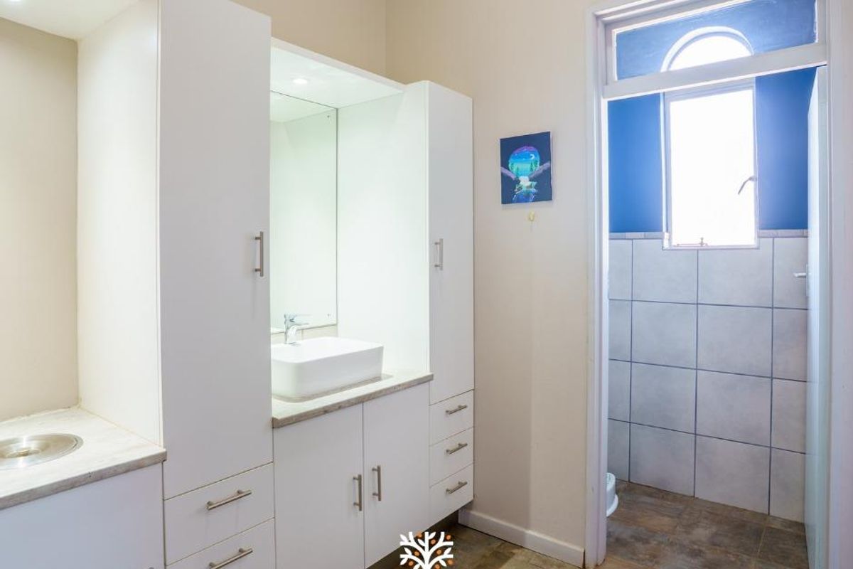 FOR SALE | N$5 500 000.00 | EXCLUSIVE SOLE MANDATE 📍 LUDWIGSDORF, WINDHOEK Potential Rental Income: N$45 000.00 - Photo 5