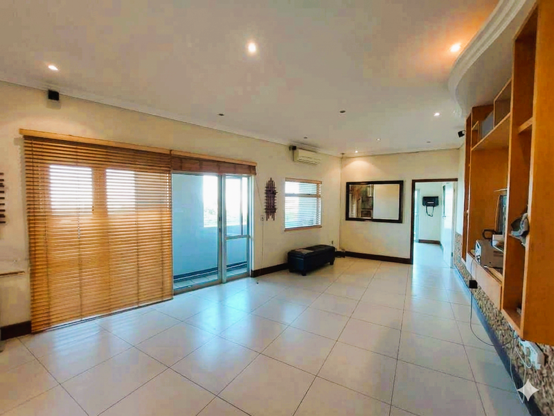Stylish Three Bedroom Apartment in Prime Umhlanga Location - Photo 4