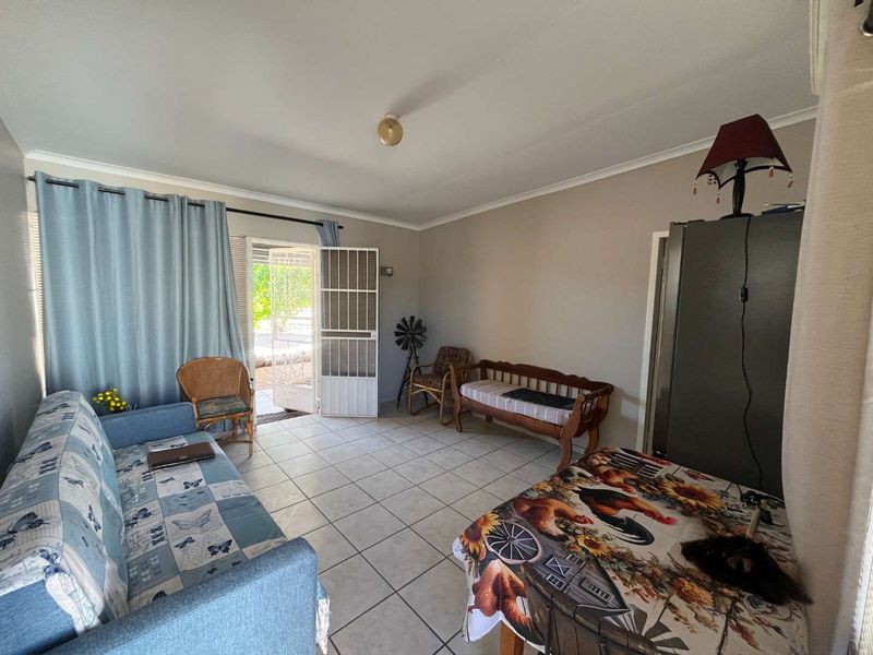 One-Bedroom Flat for Sale in Keidebees - Photo 2