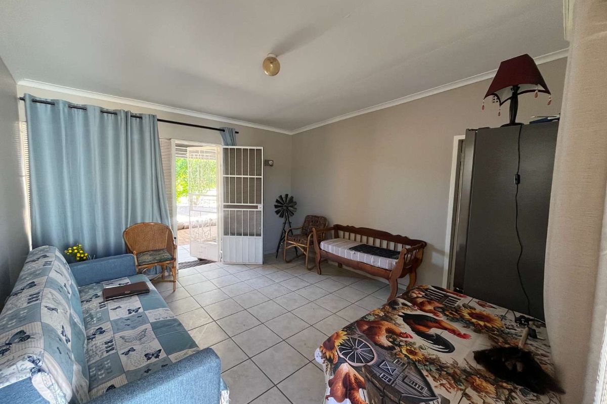 One-Bedroom Flat for Sale in Keidebees - Photo 2