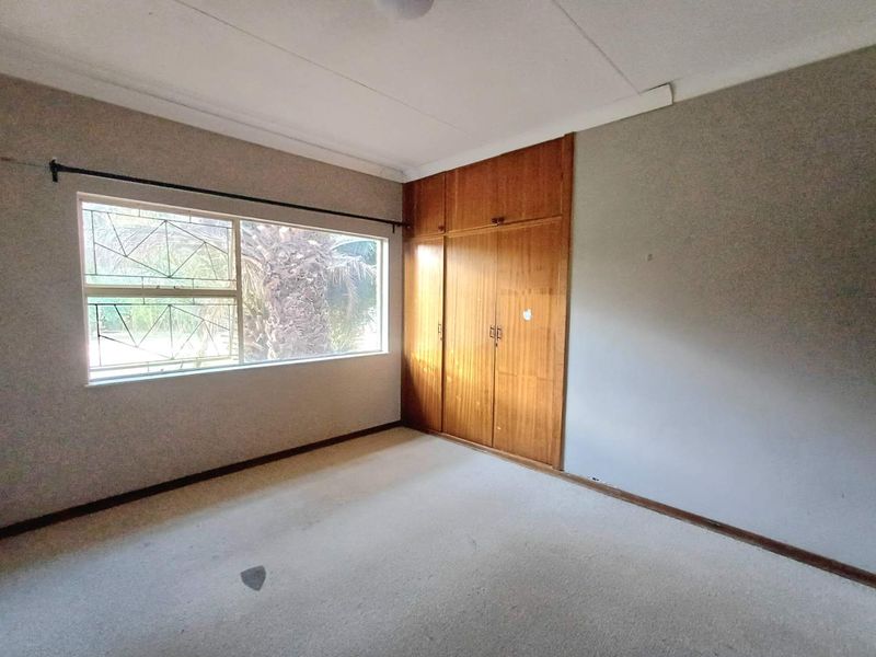 Spacious 4-Bedroom Home  in a Prime Location - Photo 5