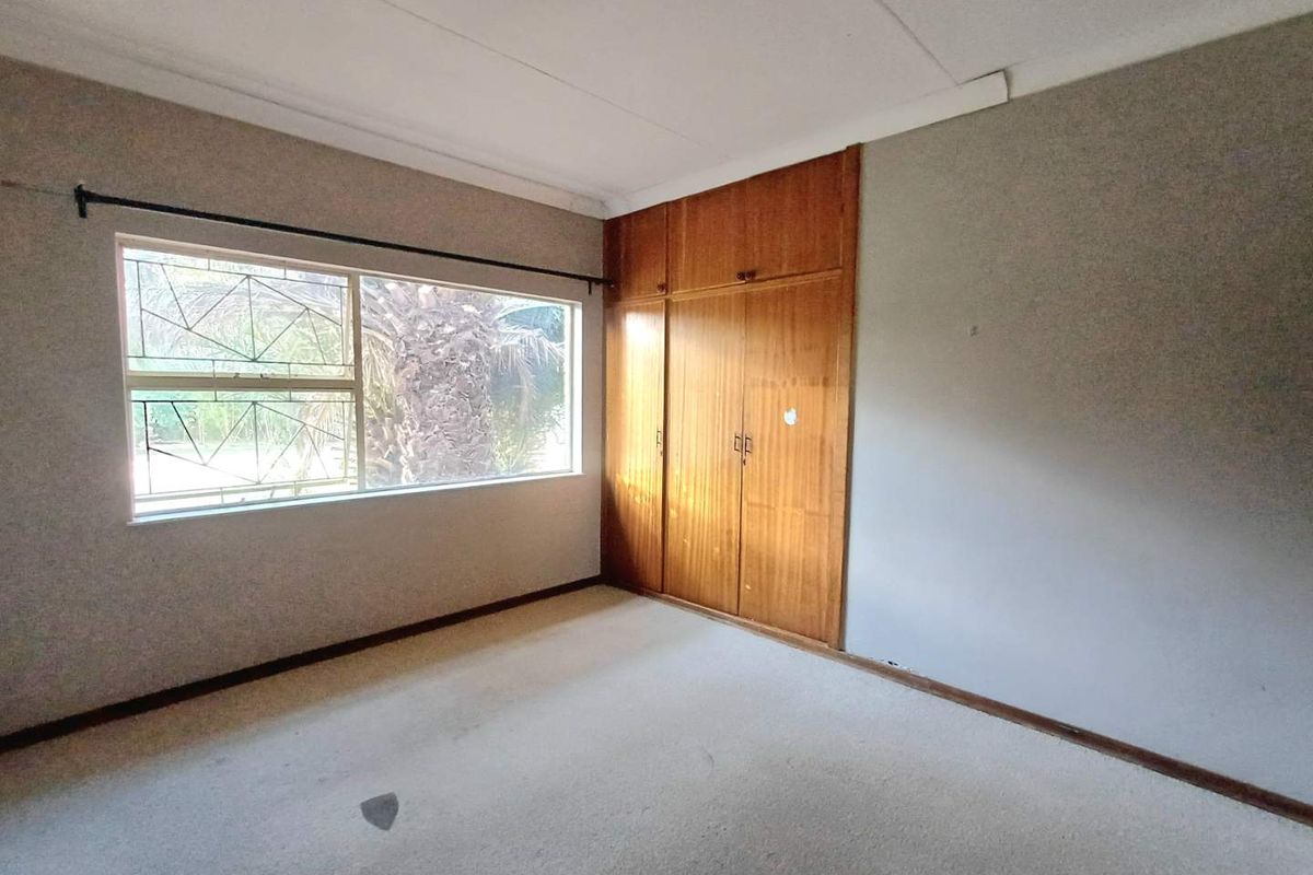 Spacious 4-Bedroom Home  in a Prime Location - Photo 5