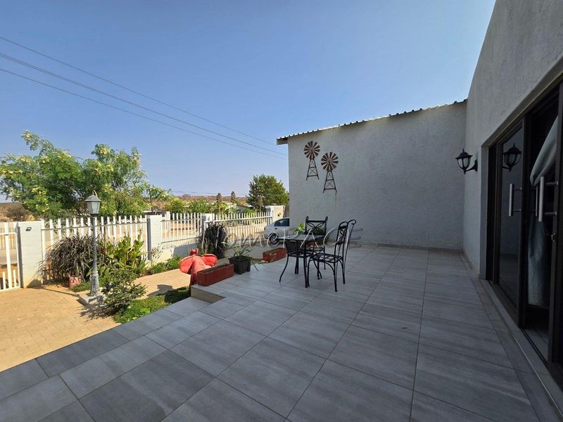 Ext 3, Outjo, Attractive 3 Bedr Home with a Flat is for Sale - Photo 10