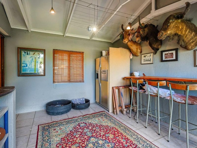 Prime Real Estate: Large Stand, Granny Flat, & Perfect Location - Photo 4