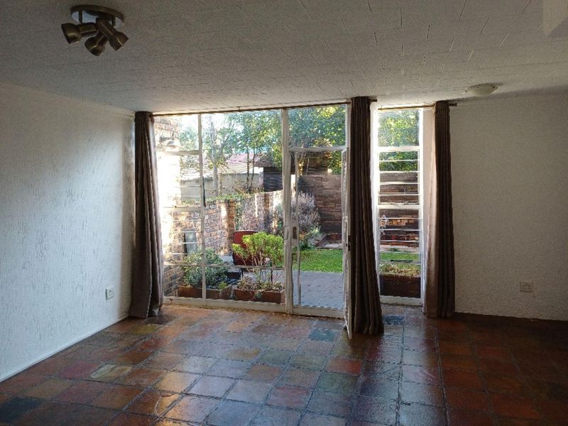 2 Bedroom 1 Bathroom unit in Cresta - Photo 9