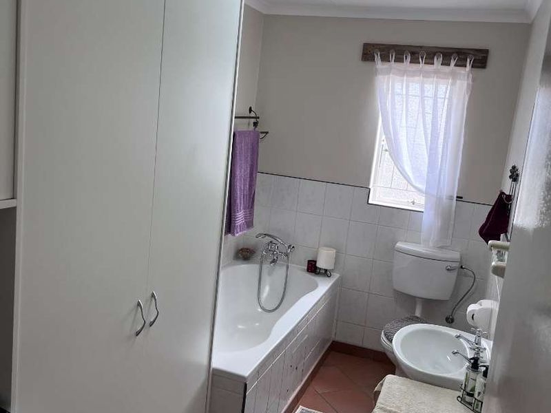FULLY FURNISHED TOWNHOUSE Available for Rent - Photo 7