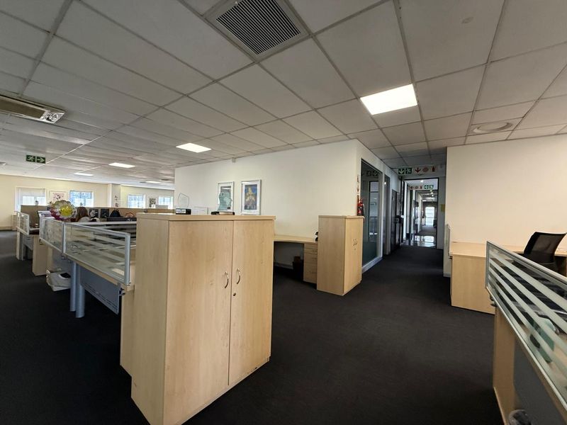 Prime Office Space Available for Lease in Pineslopes - 1489m2 - Photo 8